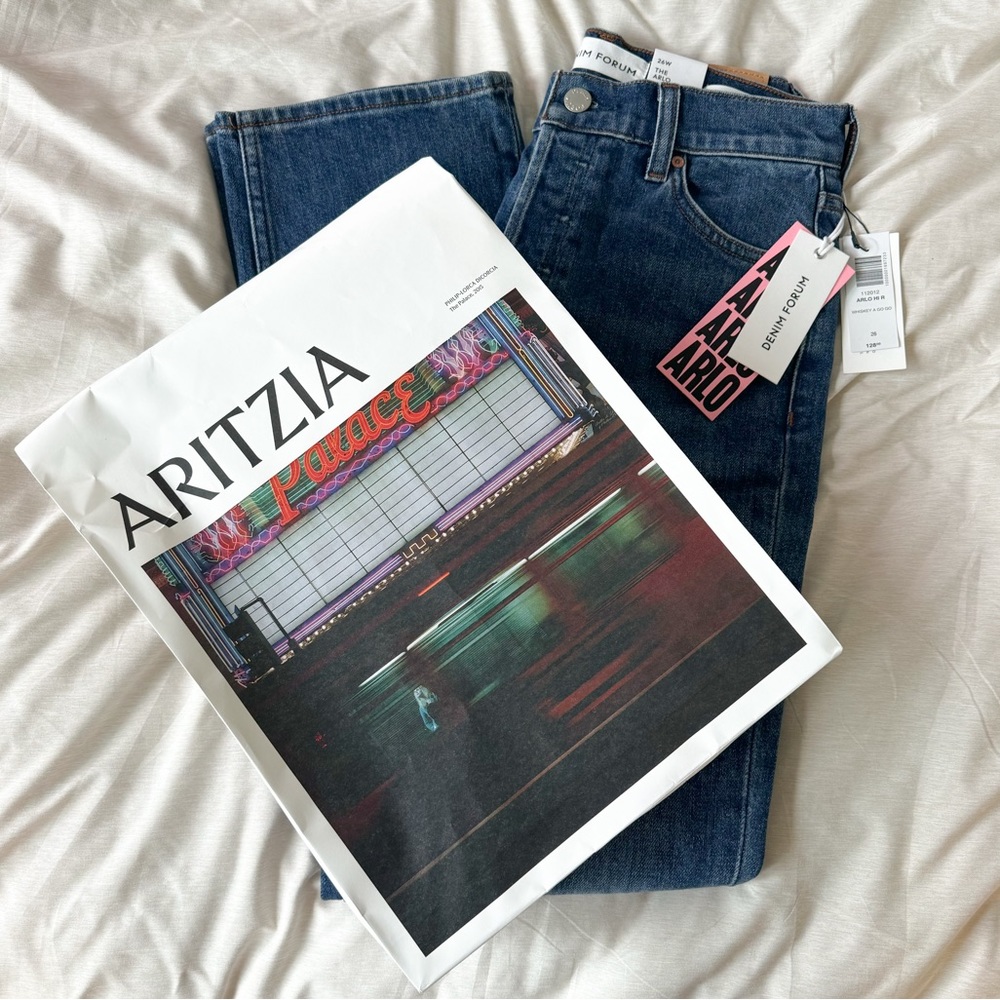 Aritzia Arlo High Rise Straight Jean